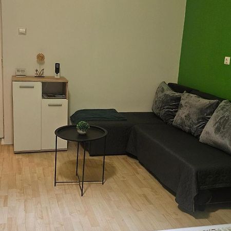Zizi Apartman Ντέμπρετσεν Εξωτερικό φωτογραφία