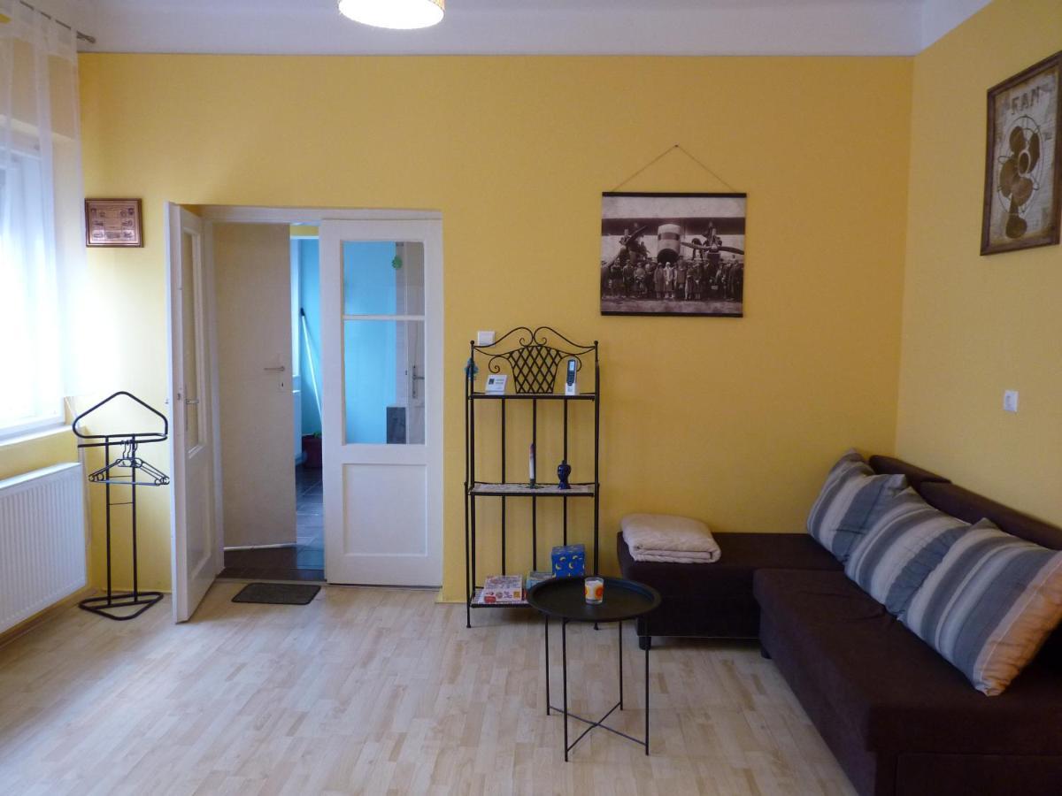 Zizi Apartman Ντέμπρετσεν Εξωτερικό φωτογραφία