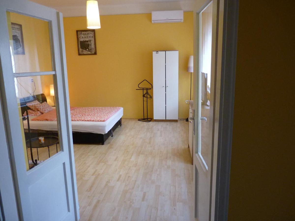 Zizi Apartman Ντέμπρετσεν Εξωτερικό φωτογραφία